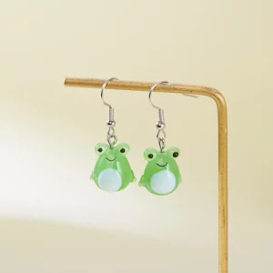Paire de boucles d’oreilles pendantes en forme de grenouille verte souriante au ventre blanc